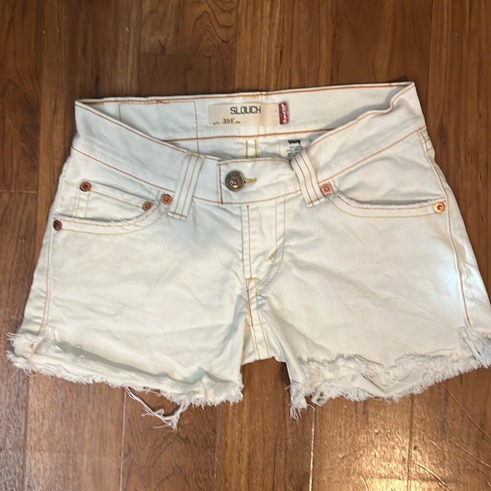 Levi’s 504 Women’s Slouch White Shorts Size 4-6